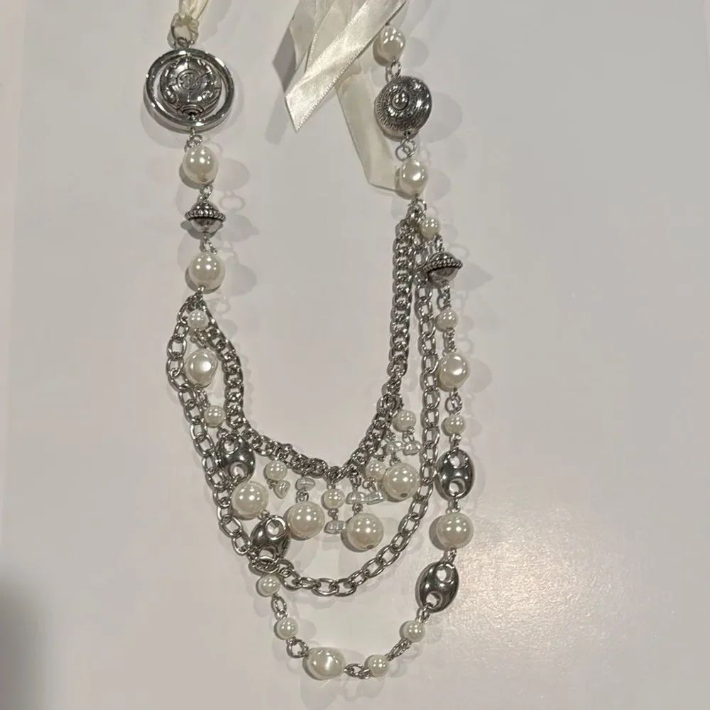 🎉Last deal 🎉Elegant Silver and Pearl Necklace